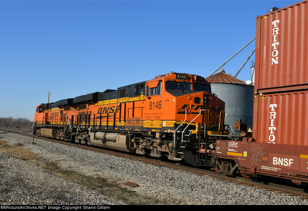 BNSF 8146